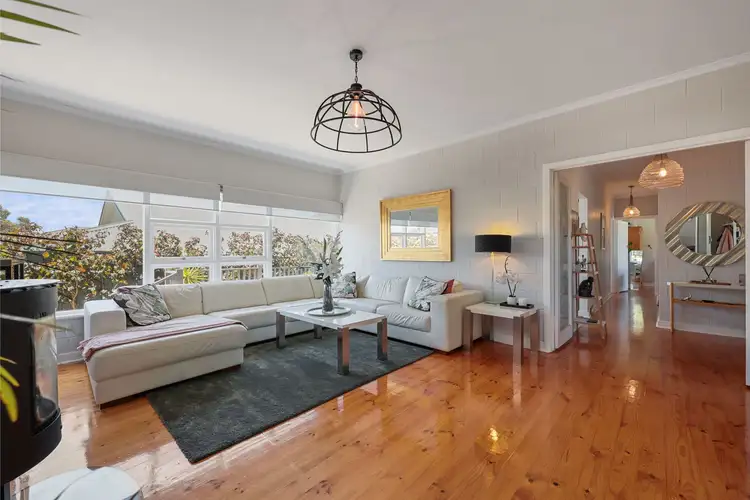 20 Renown Avenue, Victor Harbor SA 5211