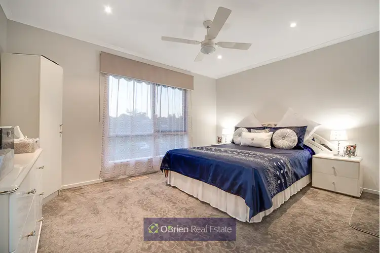 Sixth view of Homely house listing, 10 Sienna Crescent, Endeavour Hills VIC 3802