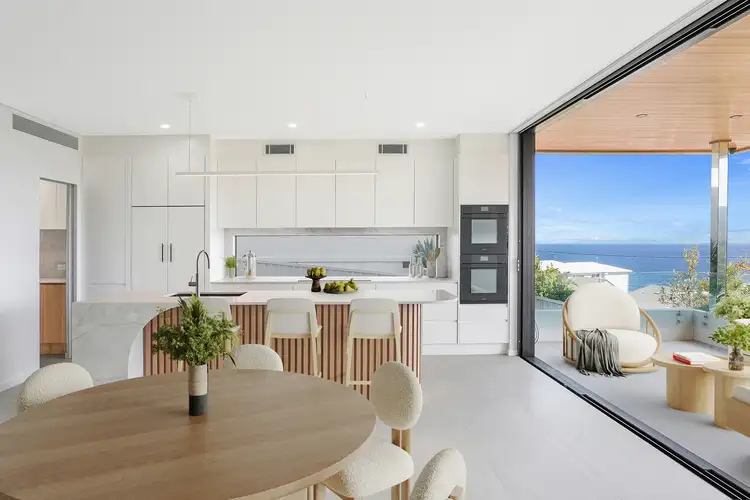 76A Tingira Crescent