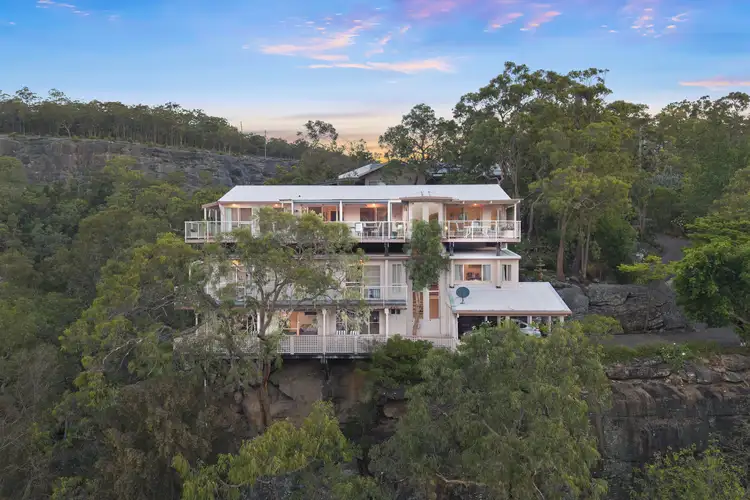 1 Hawkesbury Crescent