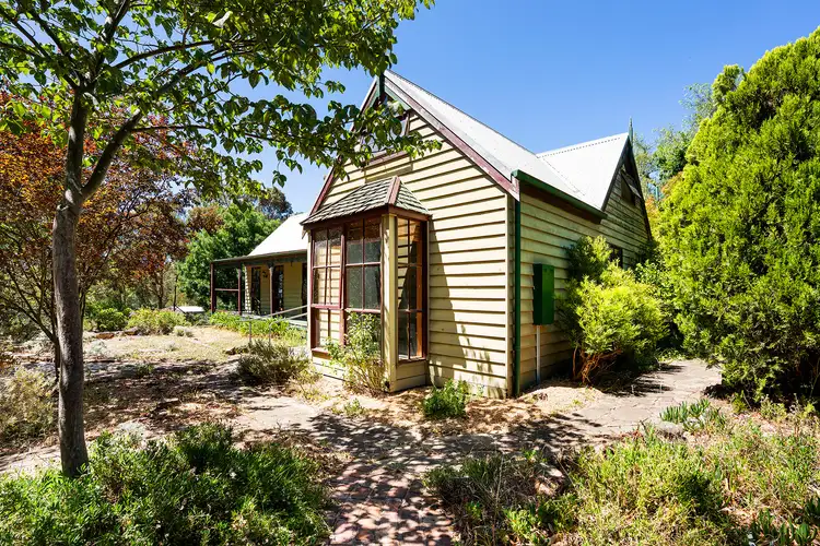 10 Albert Street, Chewton VIC 3451