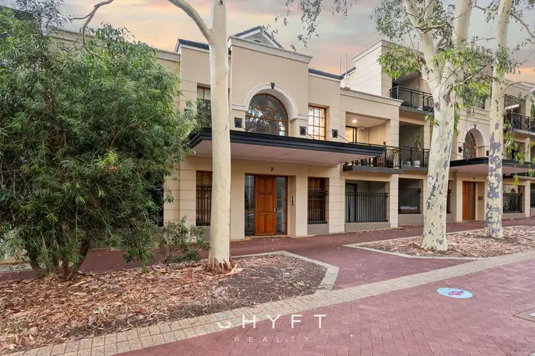 7D Shenton Avenue