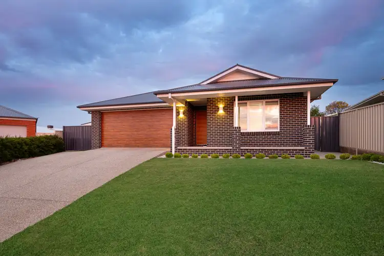 10 Lallal Place, Gobbagombalin NSW 2650