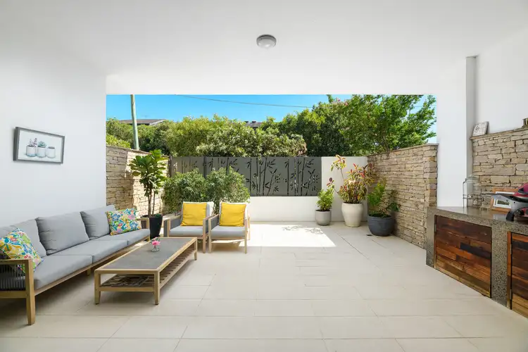 1/4 Warburton Street