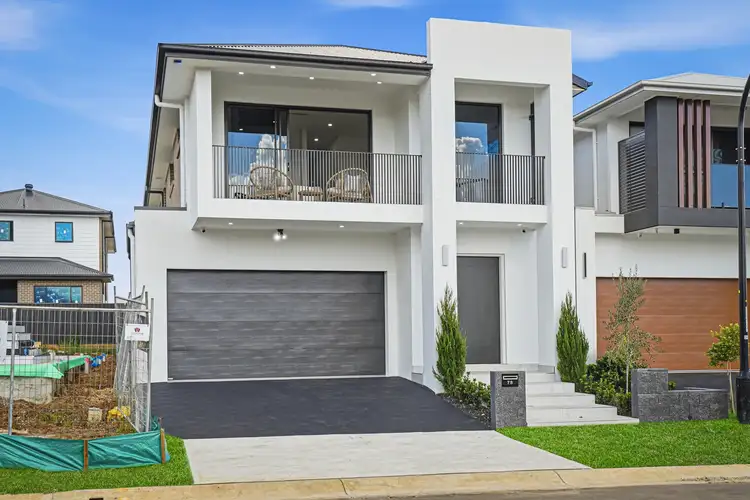 84 Feathertail Avenue