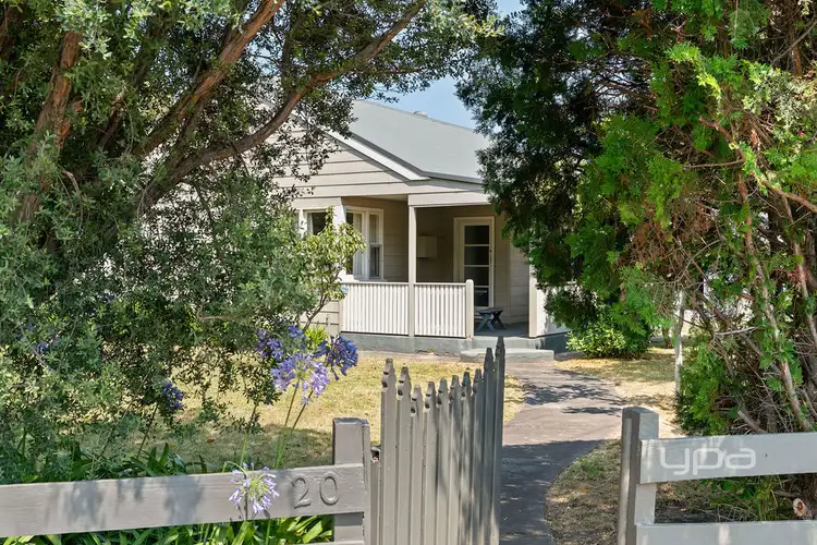 20 Dundas Street