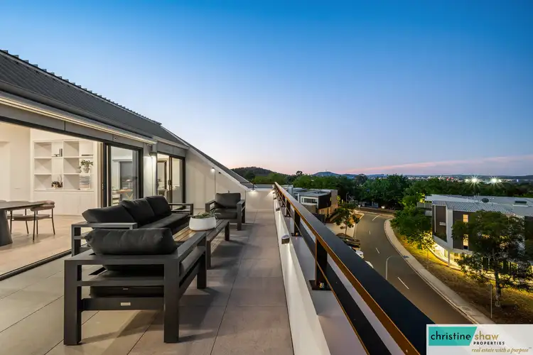 9/2 Lady Nelson Place