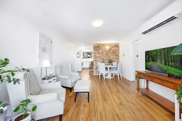 15/32 Springvale Drive