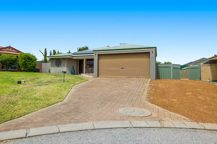 17 Banksia Court
