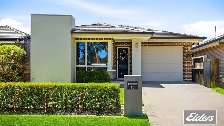 15 Sugarloaf Crescent