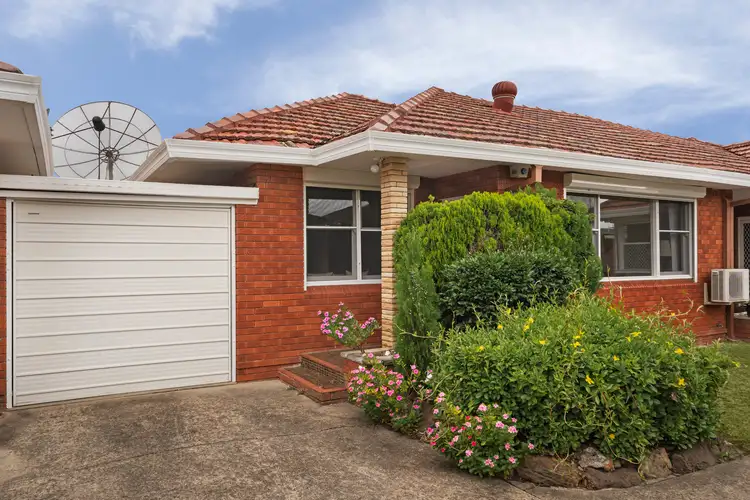 4/15 Solander Street