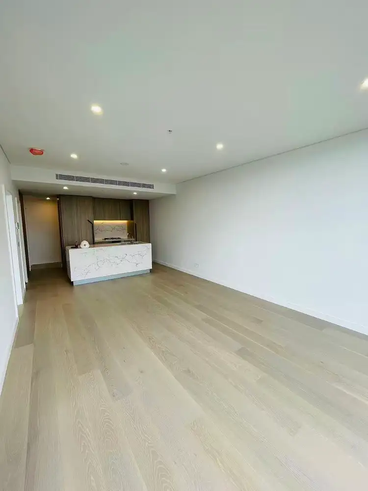 B1308/82 Waterloo Road