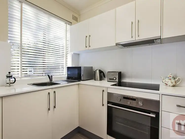 4/96 Macauley Street