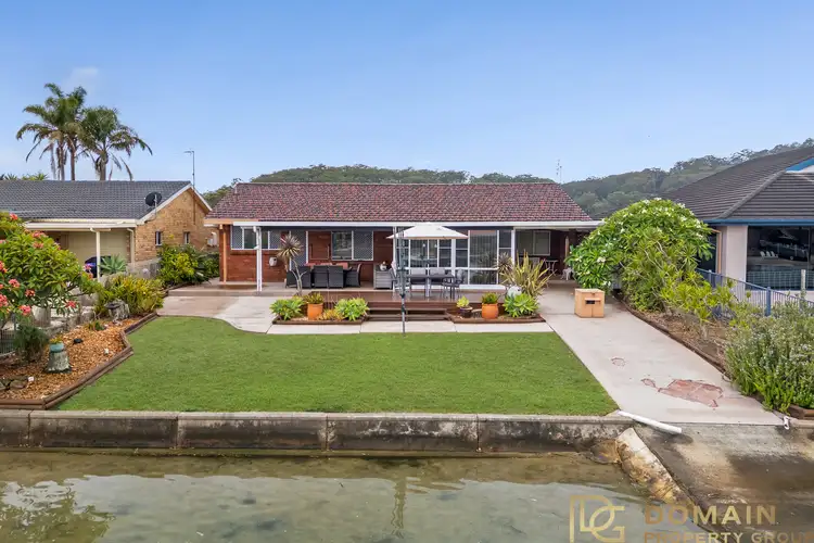 28 Helmsman Boulevard