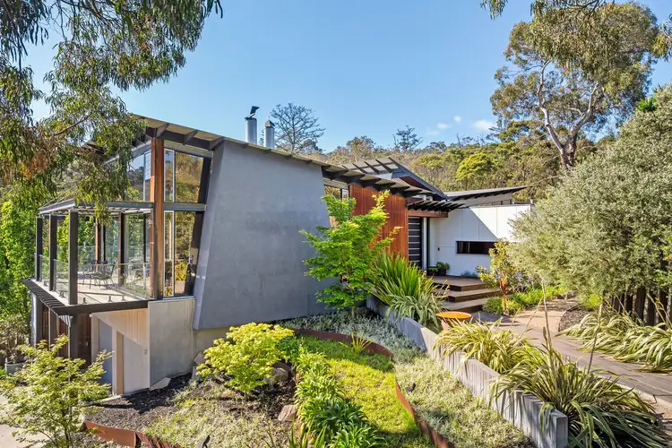 11 Clearwater Close