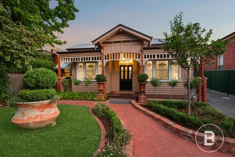89 Mollison Street