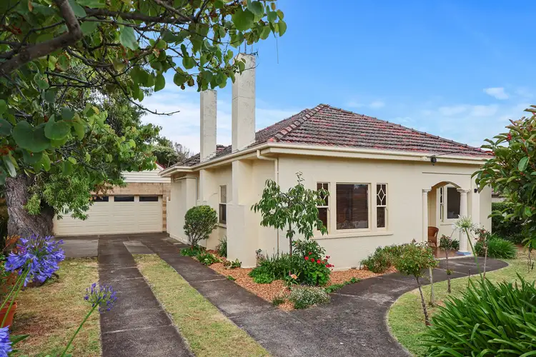 6 Jackman Avenue