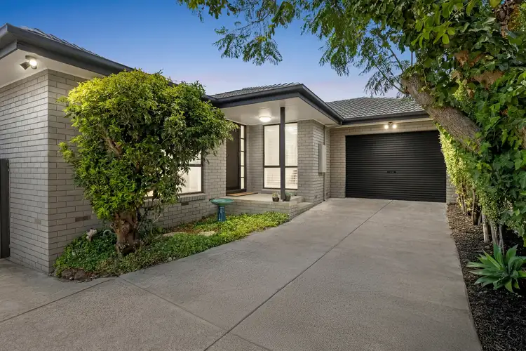 2/16 Winifred Street