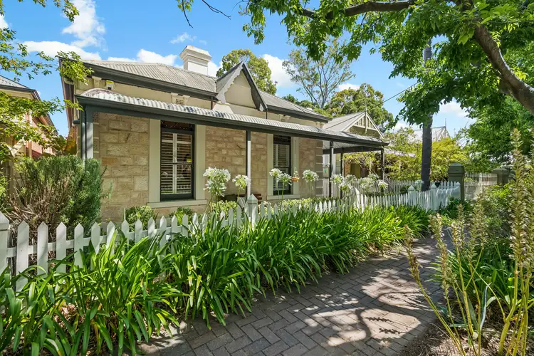 6 Catherine Street
