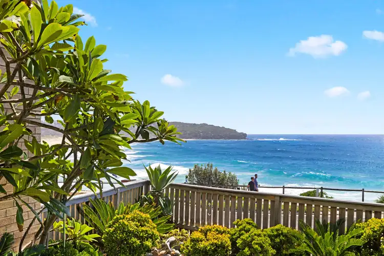 2/2-4 Beach Street