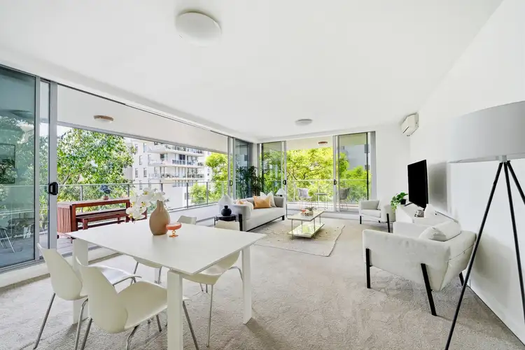 302/1 Jean Wailes Avenue