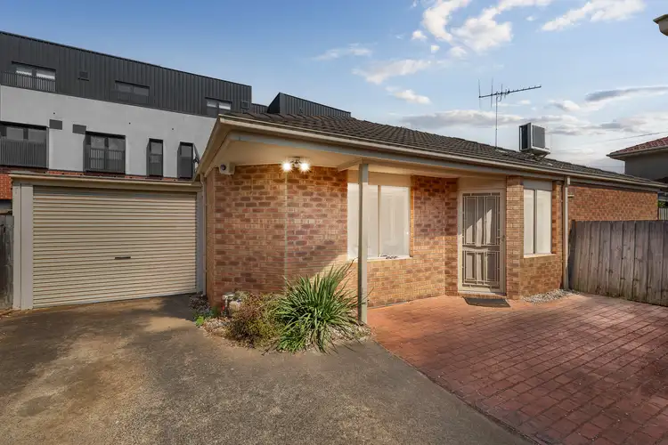 3/3 Marshall Avenue