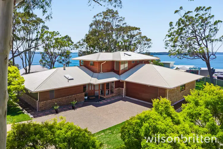 6 Lake Road