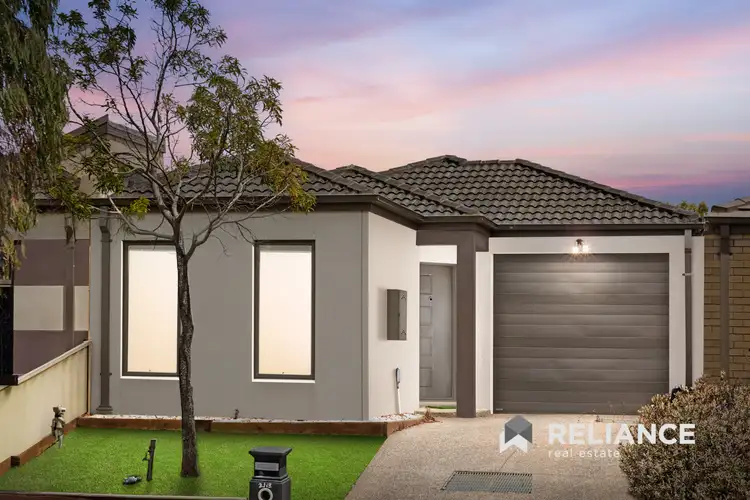 2/13 Dundas Road, Wyndham Vale VIC 3024