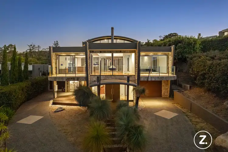14 Clearwater Close