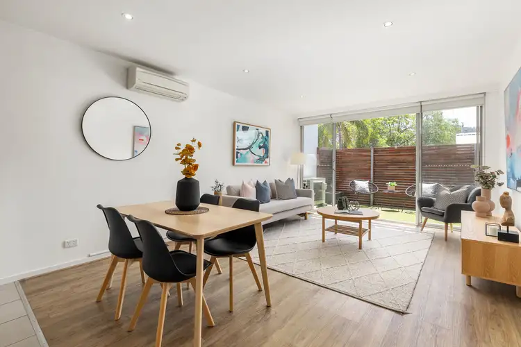 22/53 Whitehall Street