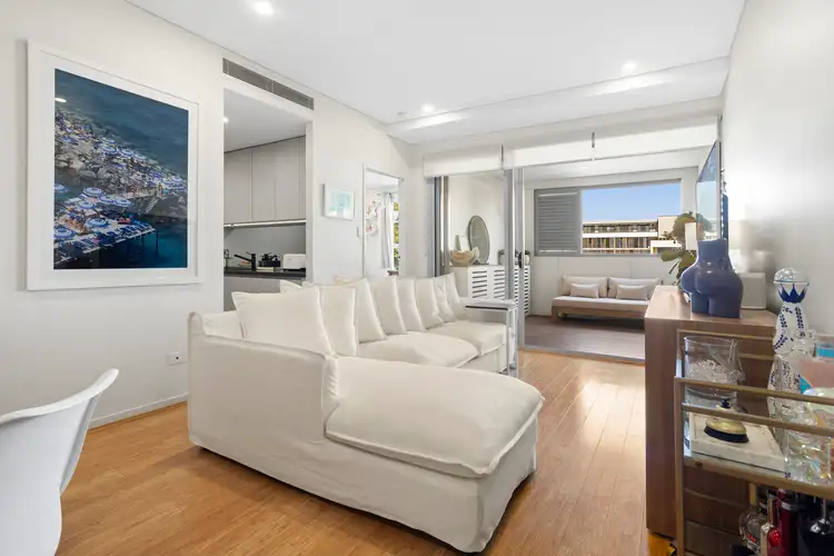 9/755-759 Botany Road