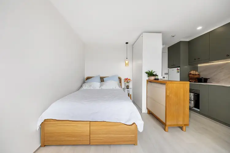 73/51 Hereford Street