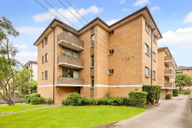 2/75-77 Anzac Avenue
