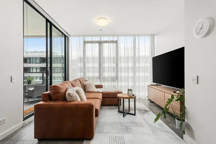 606/1 Foreshore Boulevard