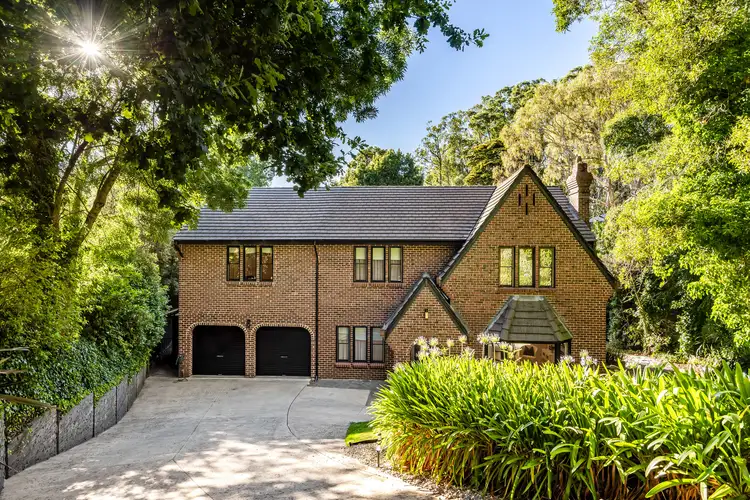 18 Valley Side Drive