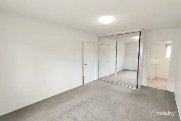 3/65 Holtermann Street