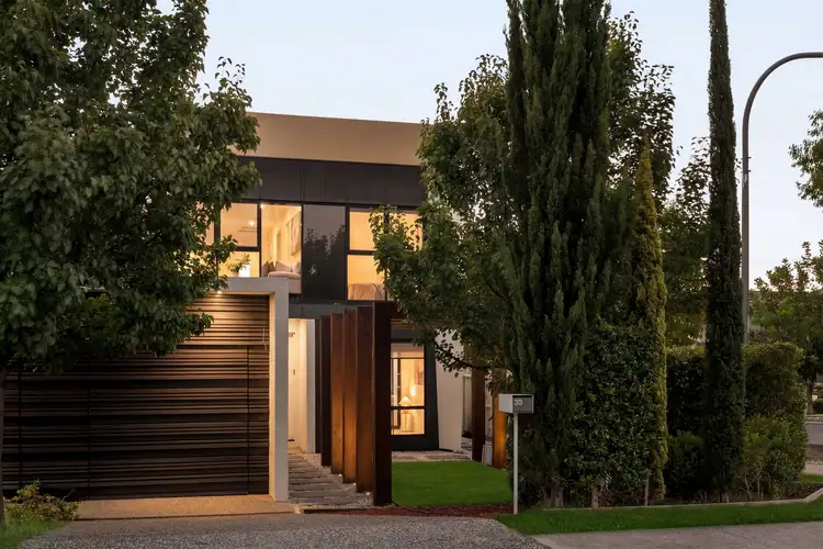 33 Halloway Boulevard