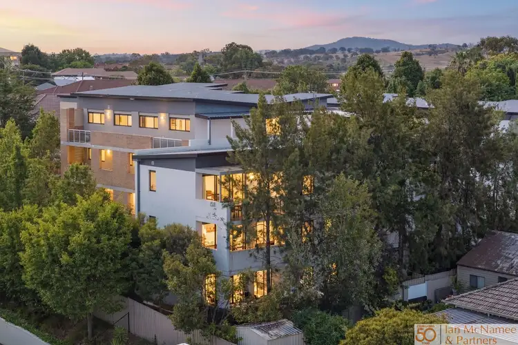 32/3a Stornaway Road