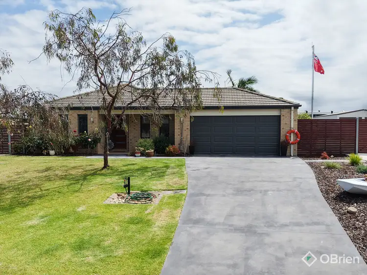 5 Riviera Close