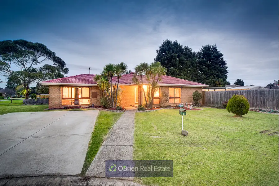 Main view of Homely house listing, 8 Kinloch Gardens, Endeavour Hills VIC 3802