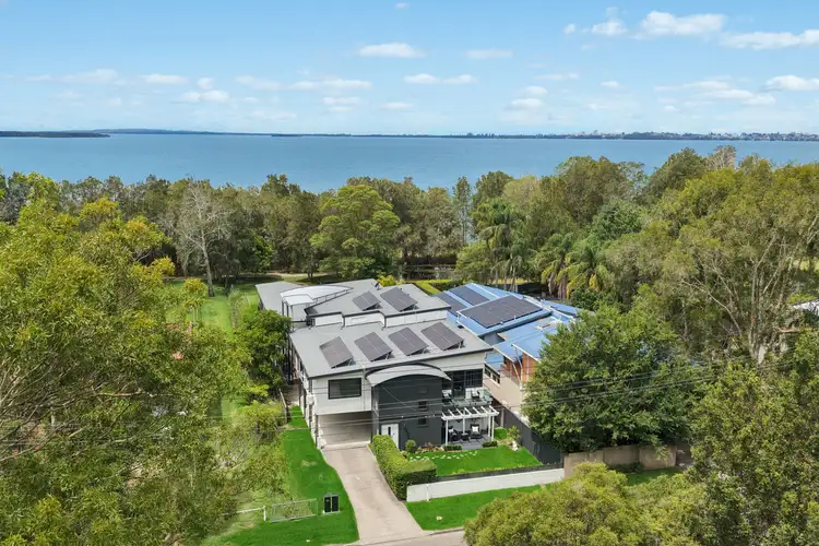 2/183 Lakedge Avenue