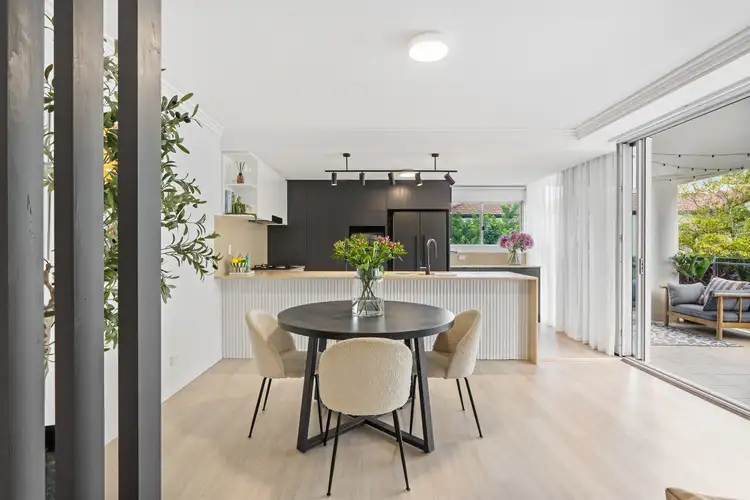 18/53 Darrambal Street
