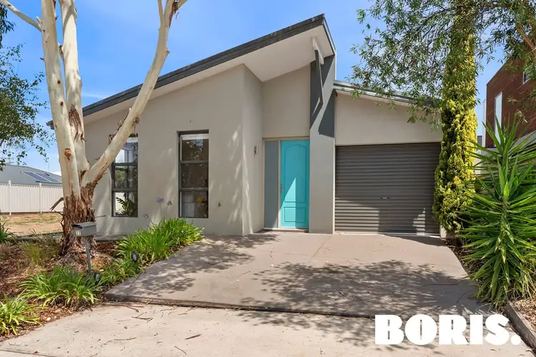 27 David Fleay Street