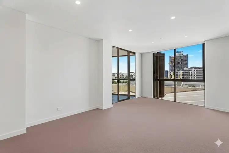 411/8 Sam Sing Street