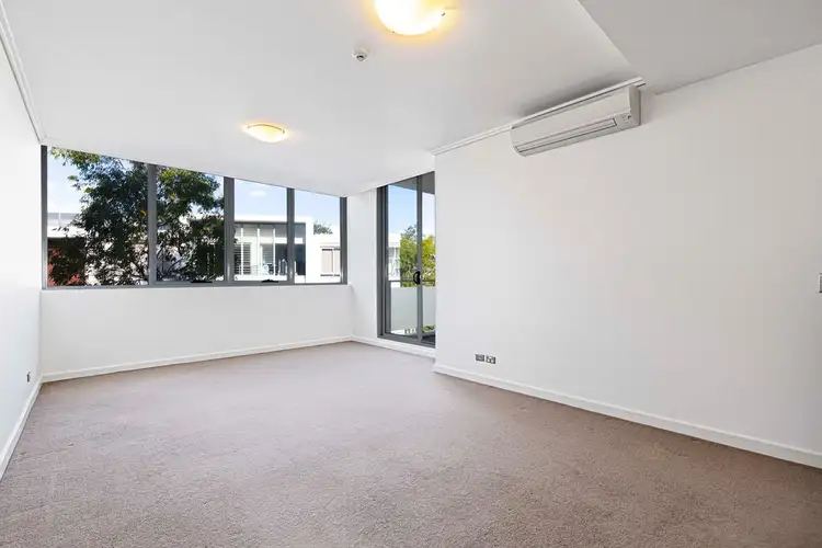 B213/1 Ave Of Europe