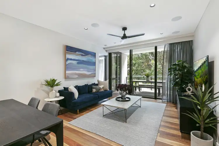 13/8 Crewe Place