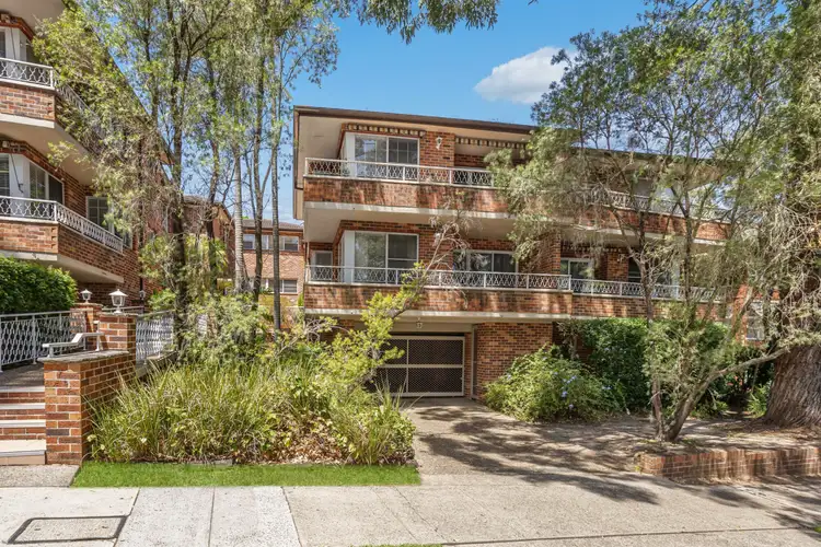 11/2A Oatley Avenue