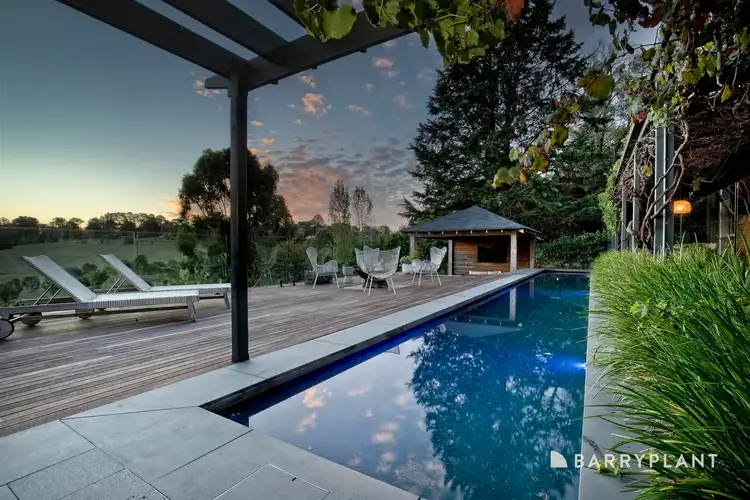 28 Beaconsfield-Emerald Road