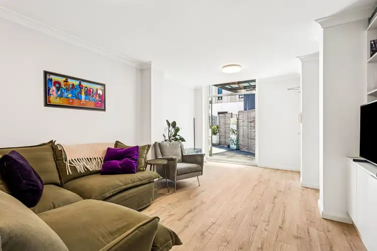 1/82-84 Stanley Street