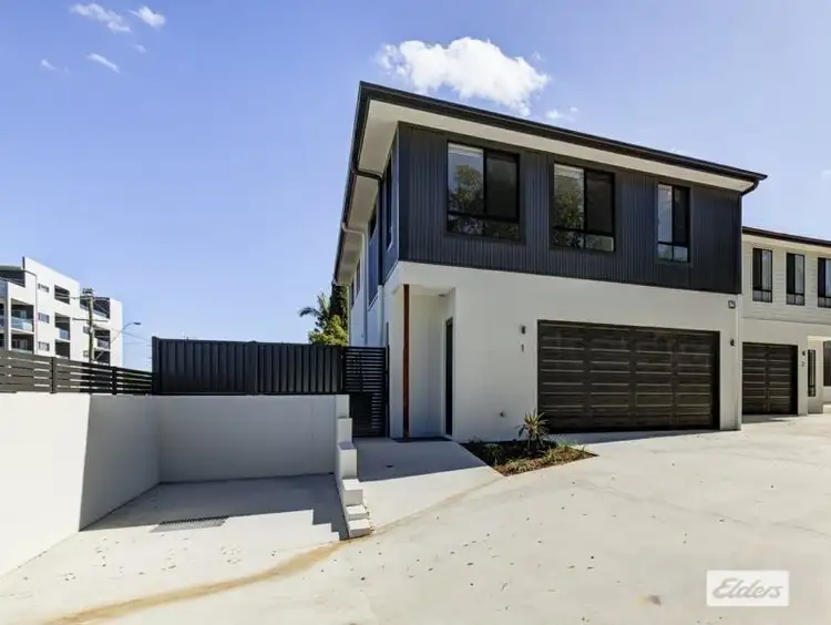 1/109-111 Logan Street